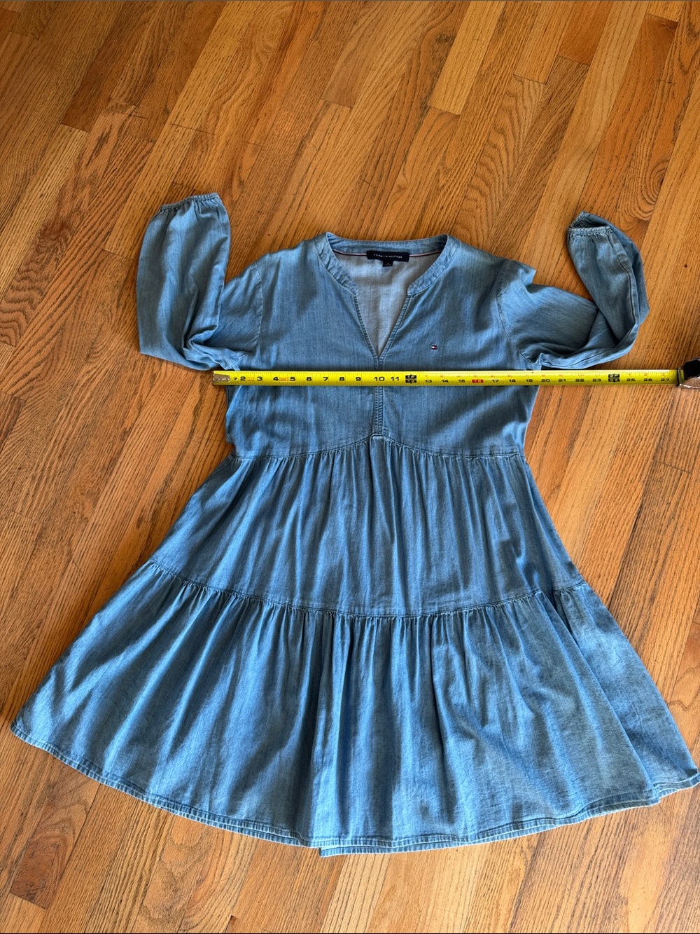Tommy Hilfiger Light Blue Denim Long Sleeve Tiered Dress Size: Medium A375 - Picture 6 of 7